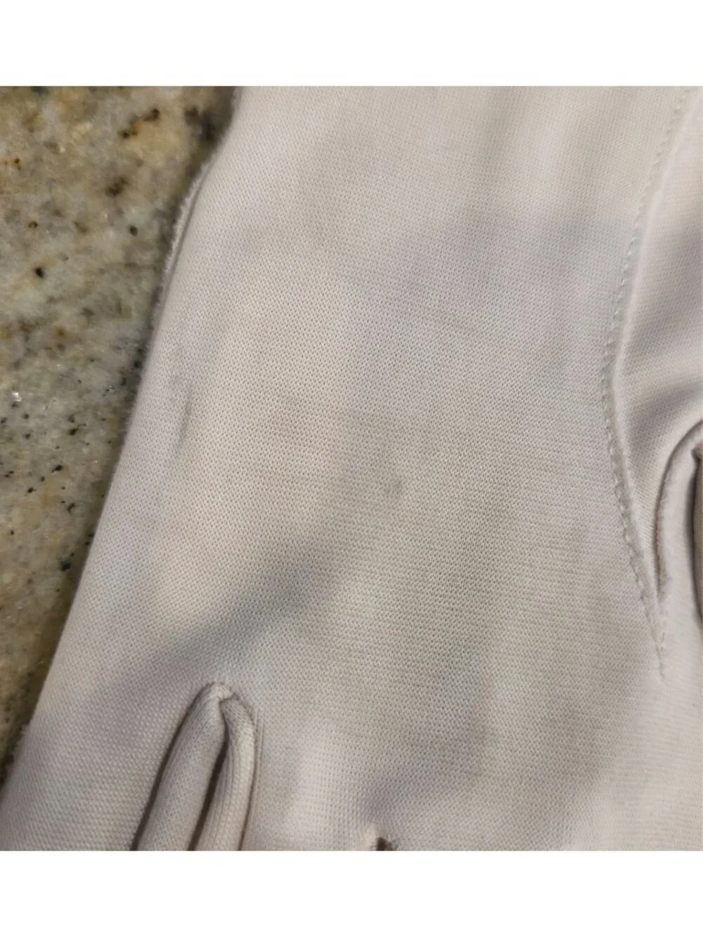 Vintage Womens One Size Fits All Beige Nylon Stretch Formal Short Gloves Knotch